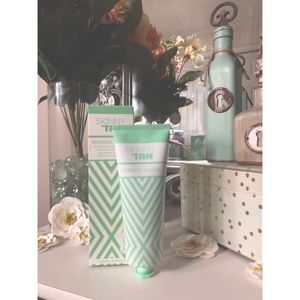 SKINNYTAN gradual tanner